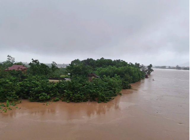 Nước sông liên tục dâng cao, Bắc Ninh cảnh báo lũ lớn
