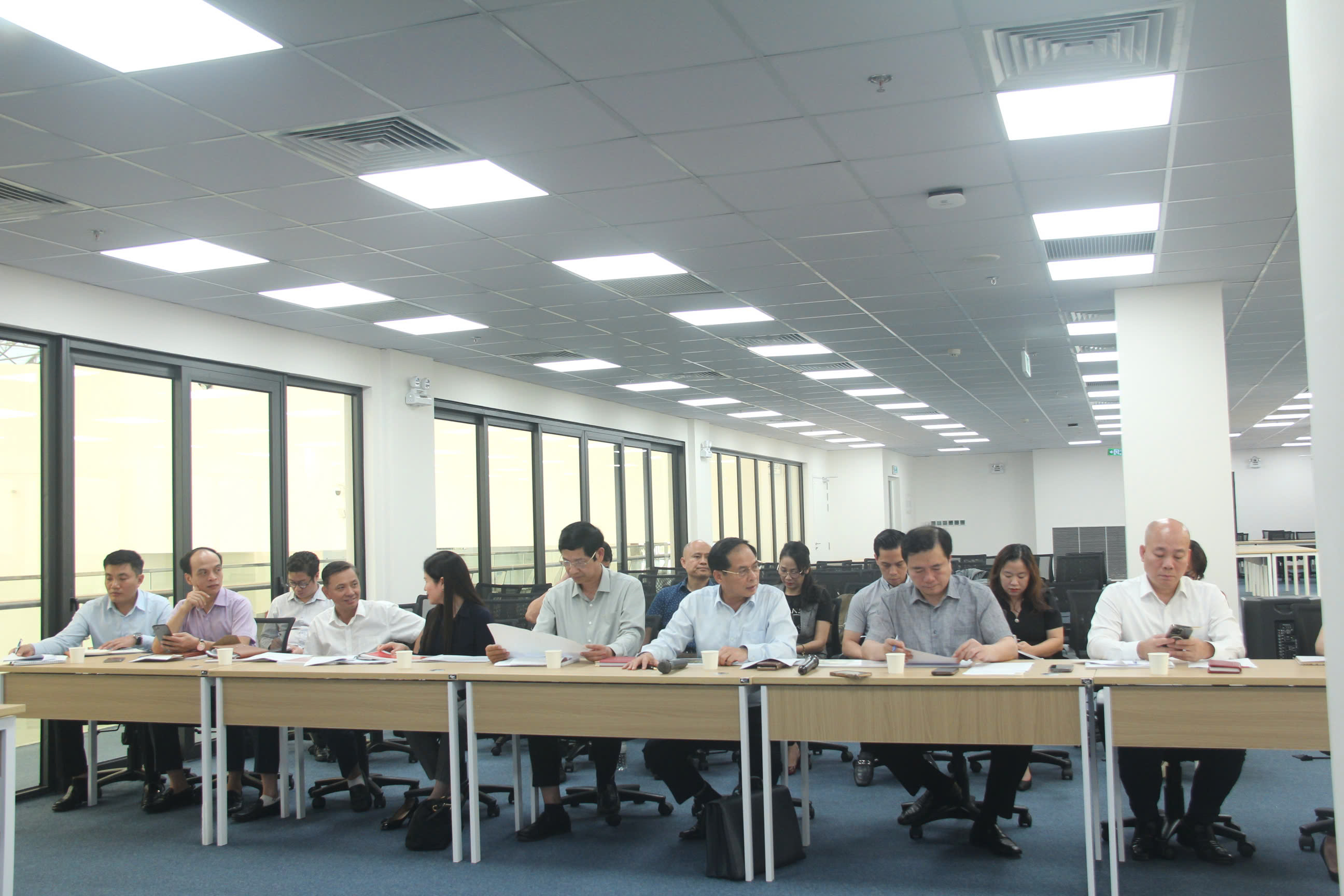 Phó Thủ tướng Bùi Thanh Sơn họp triển khai Hội chợ Mùa Thu năm 2025