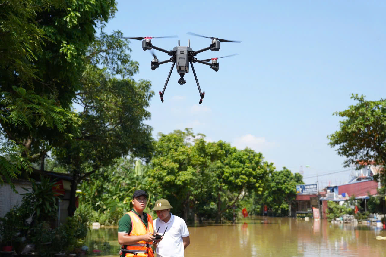 Bộ Công an: Sử dụng thiết bị bay không người lái hỗ trợ cứu hộ tại Hà Nội