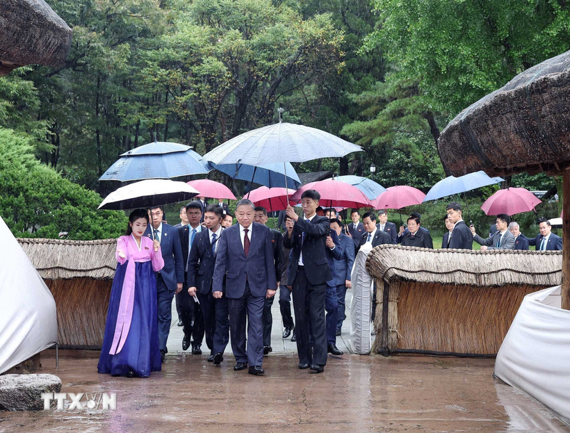 Tổng Bí thư Tô Lâm tưởng nhớ Chủ tịch Kim Nhật Thành và Tổng Bí thư Kim Jong Il