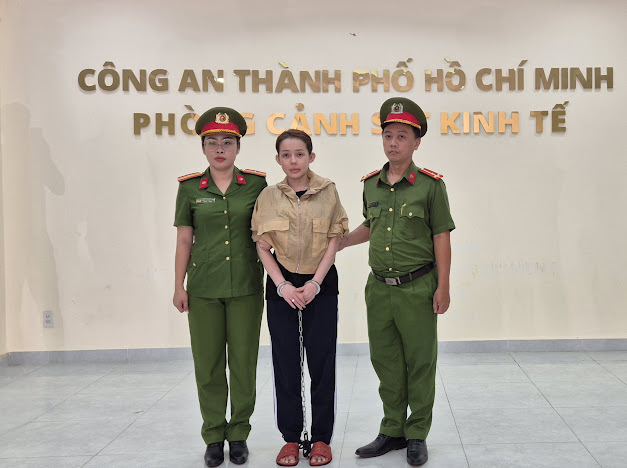 Bắt giam ‘Ngân 98’ vì sản xuất, buôn bán hàng giả