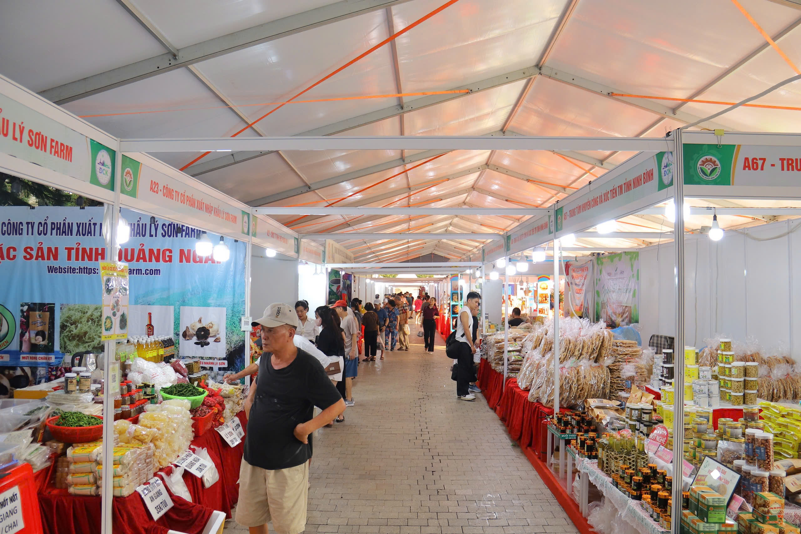 Mở rộng đầu ra cho sản phẩm công nghiệp nông thôn