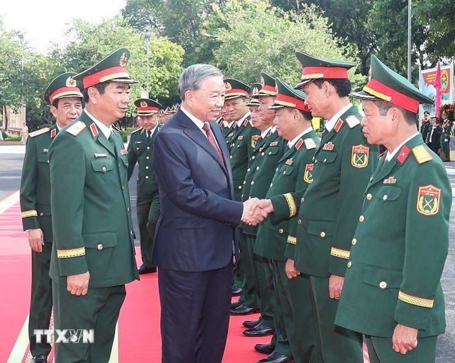 Tổng Bí thư dự Lễ kỷ niệm 80 năm ngày truyền thống Quân khu 1