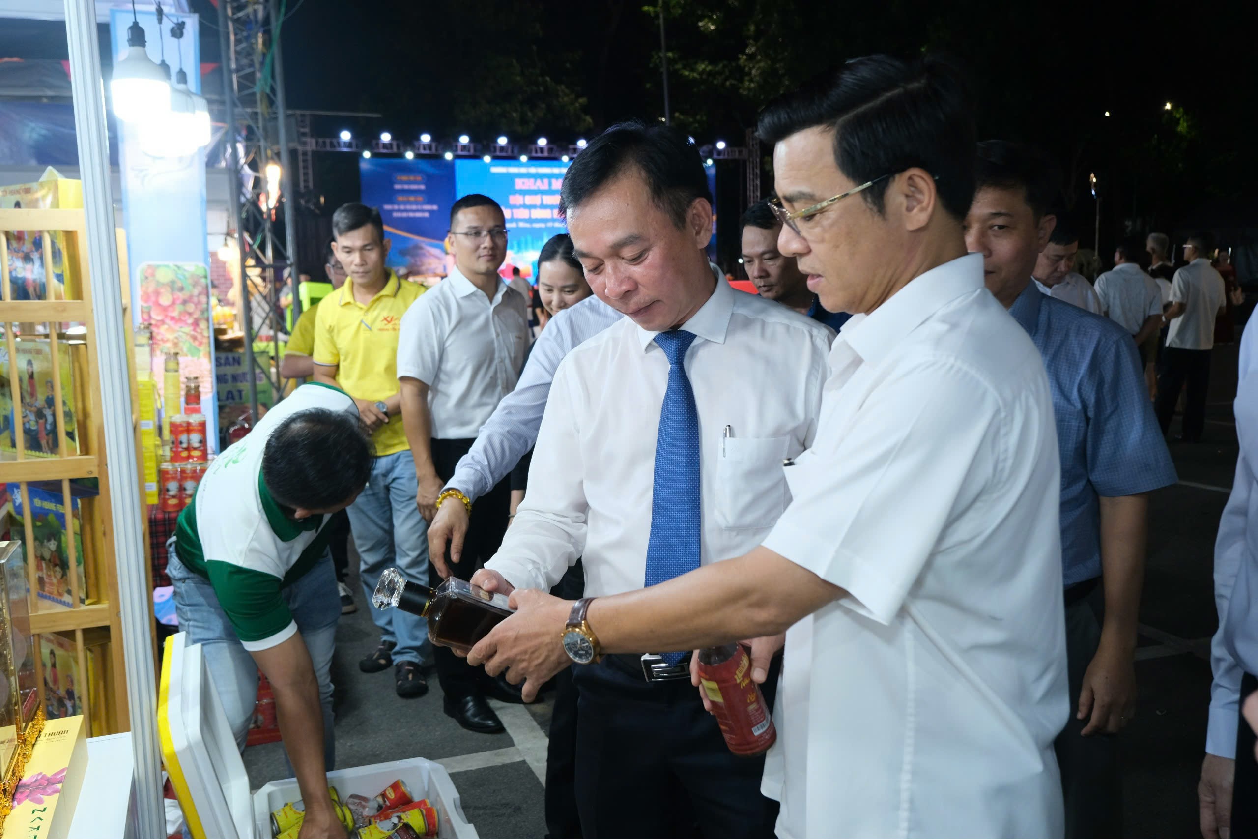 Khai mạc Hội chợ Thương mại và kích cầu tiêu dùng Khánh Hòa năm 2025