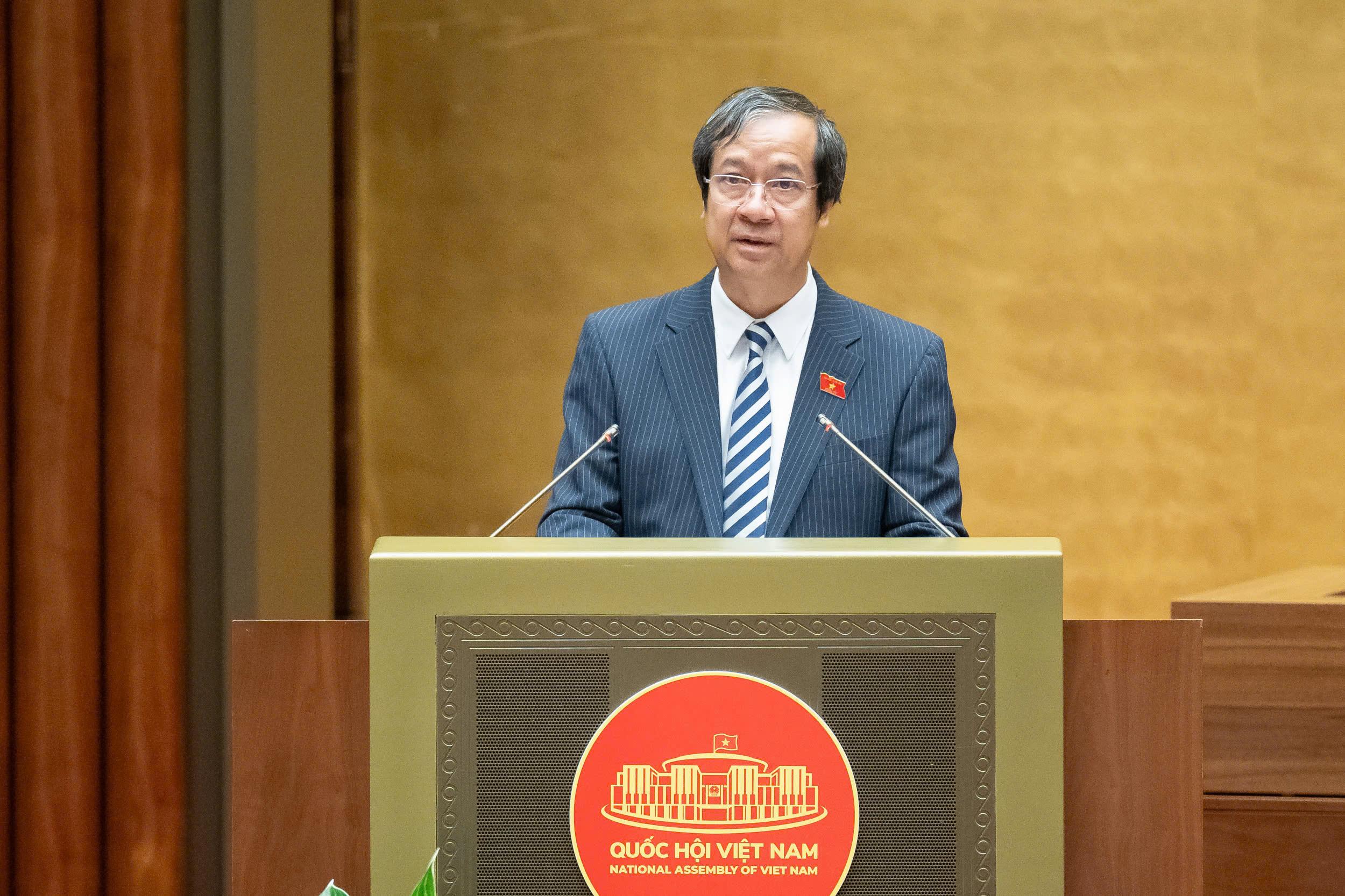 Bộ trưởng Bộ GD&ĐT: Quy định một bộ sách giáo khoa thống nhất toàn quốc