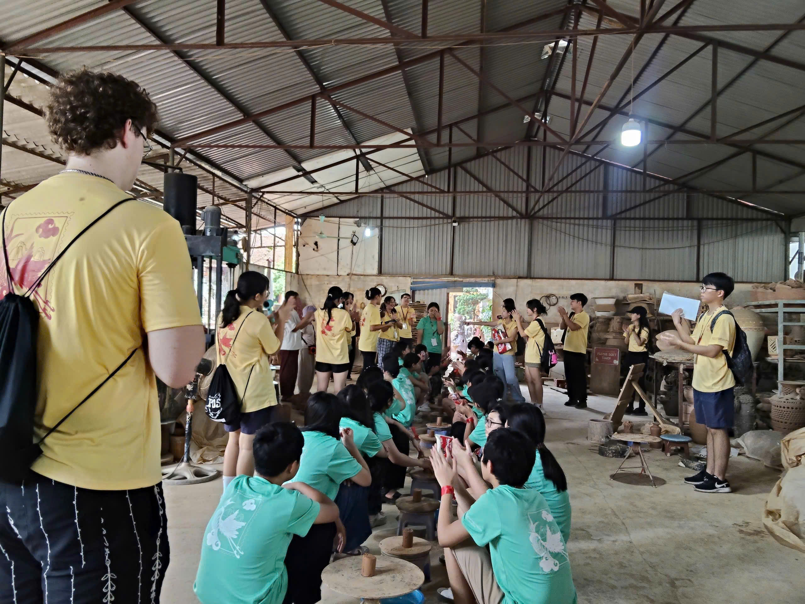 Làng gốm Phù Lãng ‘thức giấc’ nhờ du lịch trải nghiệm