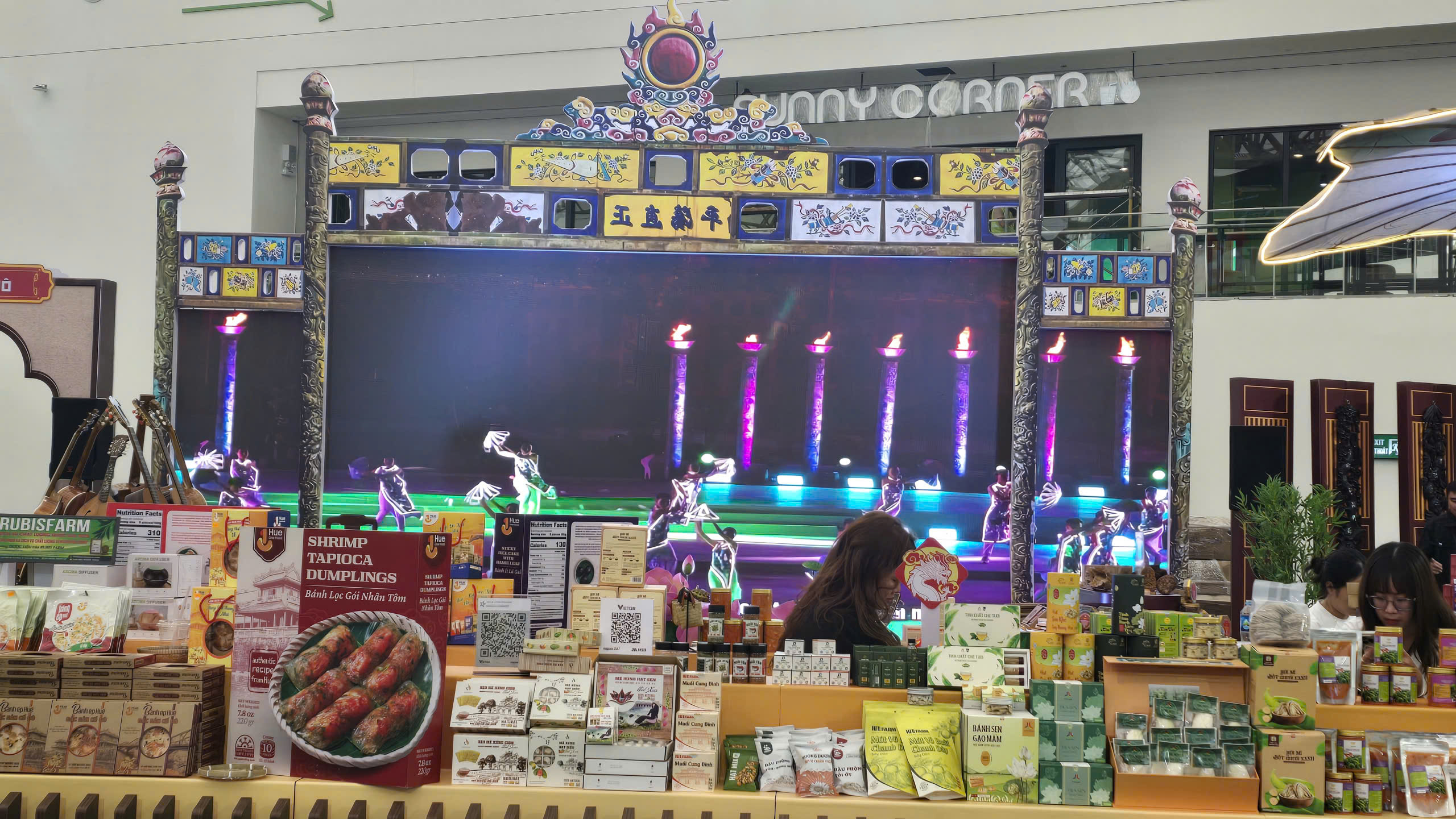 Huế mang 'hồn di sản' đến Hội chợ Mùa Thu 2025