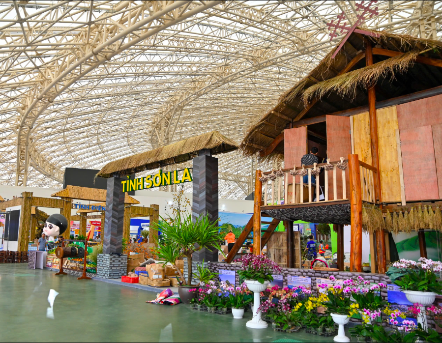 Mang hương sắc vùng cao xuống Hội chợ Mùa Thu lần thứ nhất