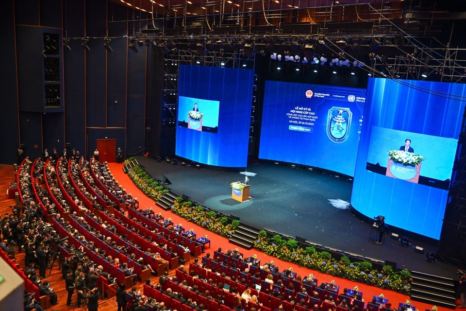 Bước ngoặt toàn cầu trong quản trị số và bảo vệ quyền con người