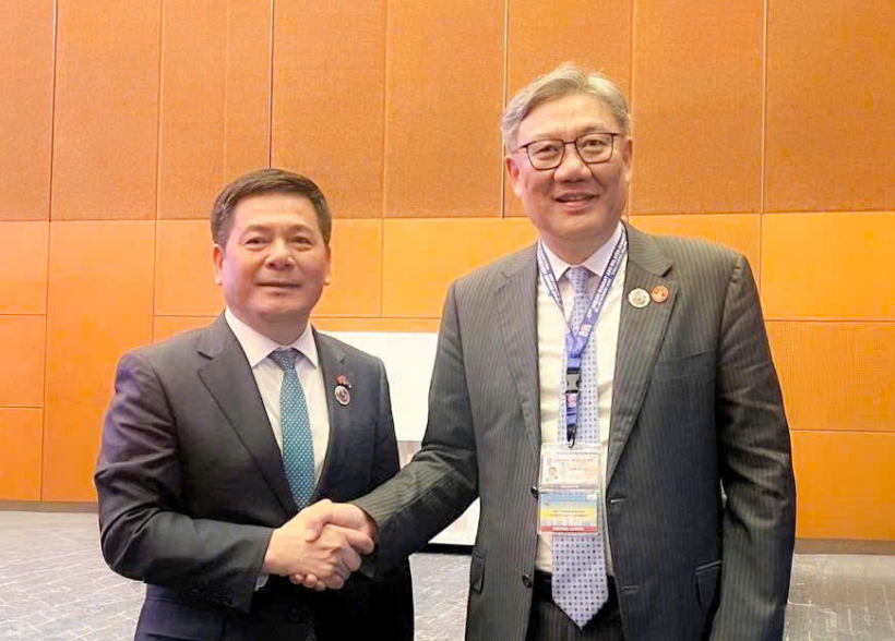 Bộ trưởng Nguyễn Hồng Diên làm việc với Bộ trưởng Thương mại Trung Quốc Vương Văn Đào