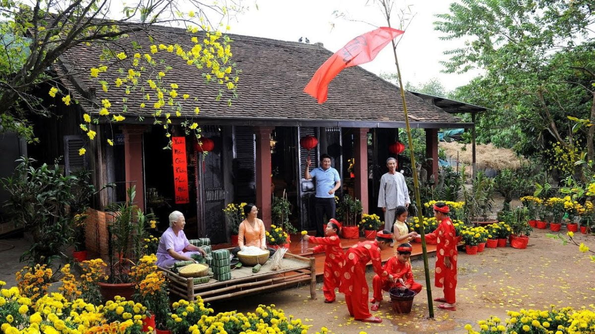 Những phong tục truyền thống trong ngày Tết Âm lịch của Việt Nam 