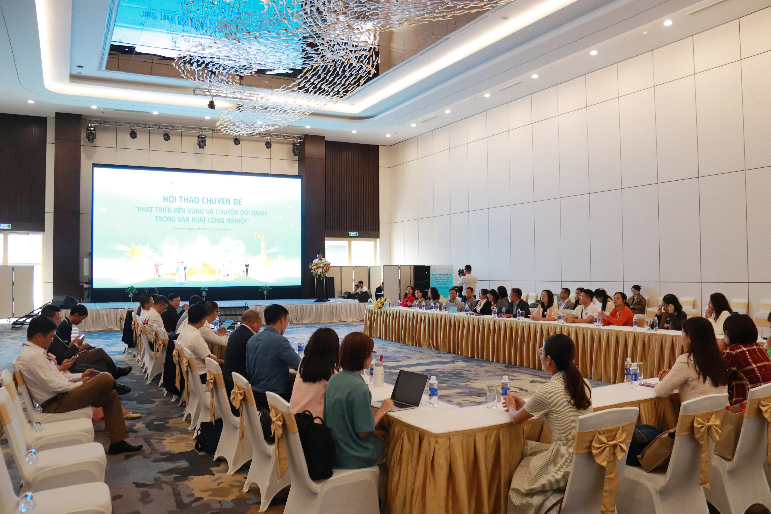 Hoàn thiện cơ chế giảm phát thải, tạo đà cho công nghiệp xanh Việt Nam