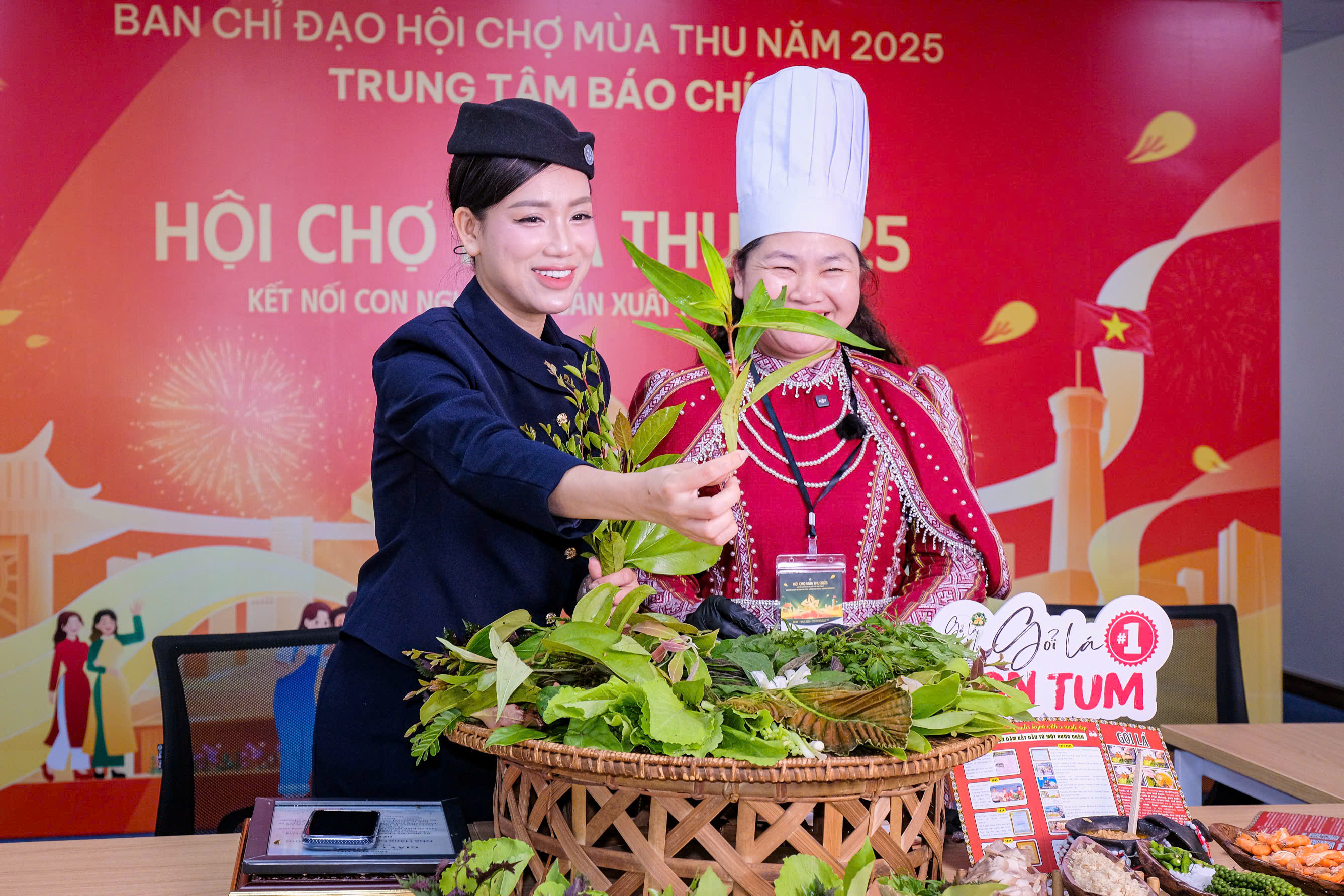 Livestream lan tỏa hàng Việt tại Hội chợ Mùa Thu