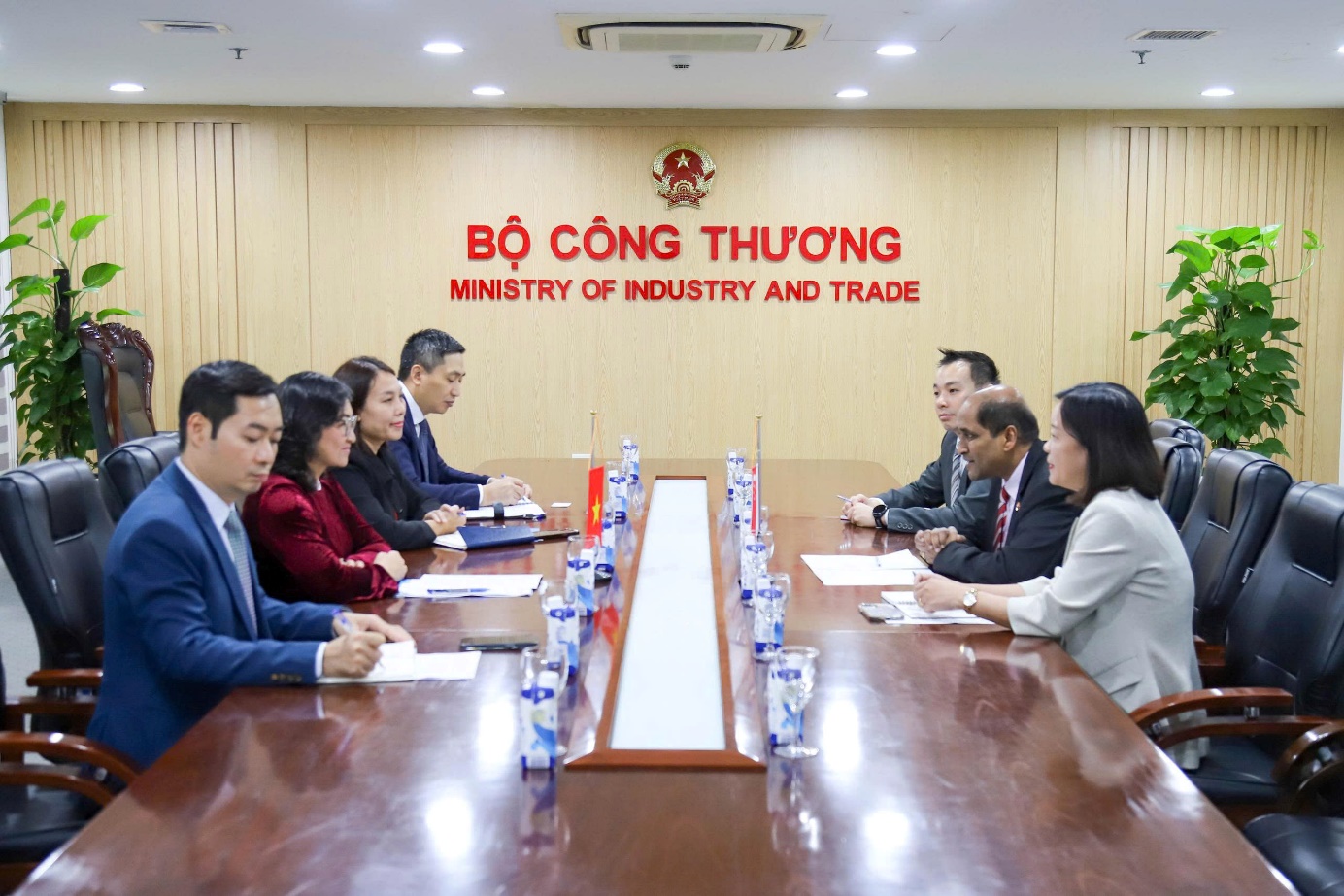 Thứ trưởng Phan Thị Thắng tiếp Đại sứ Singapore tại Việt Nam