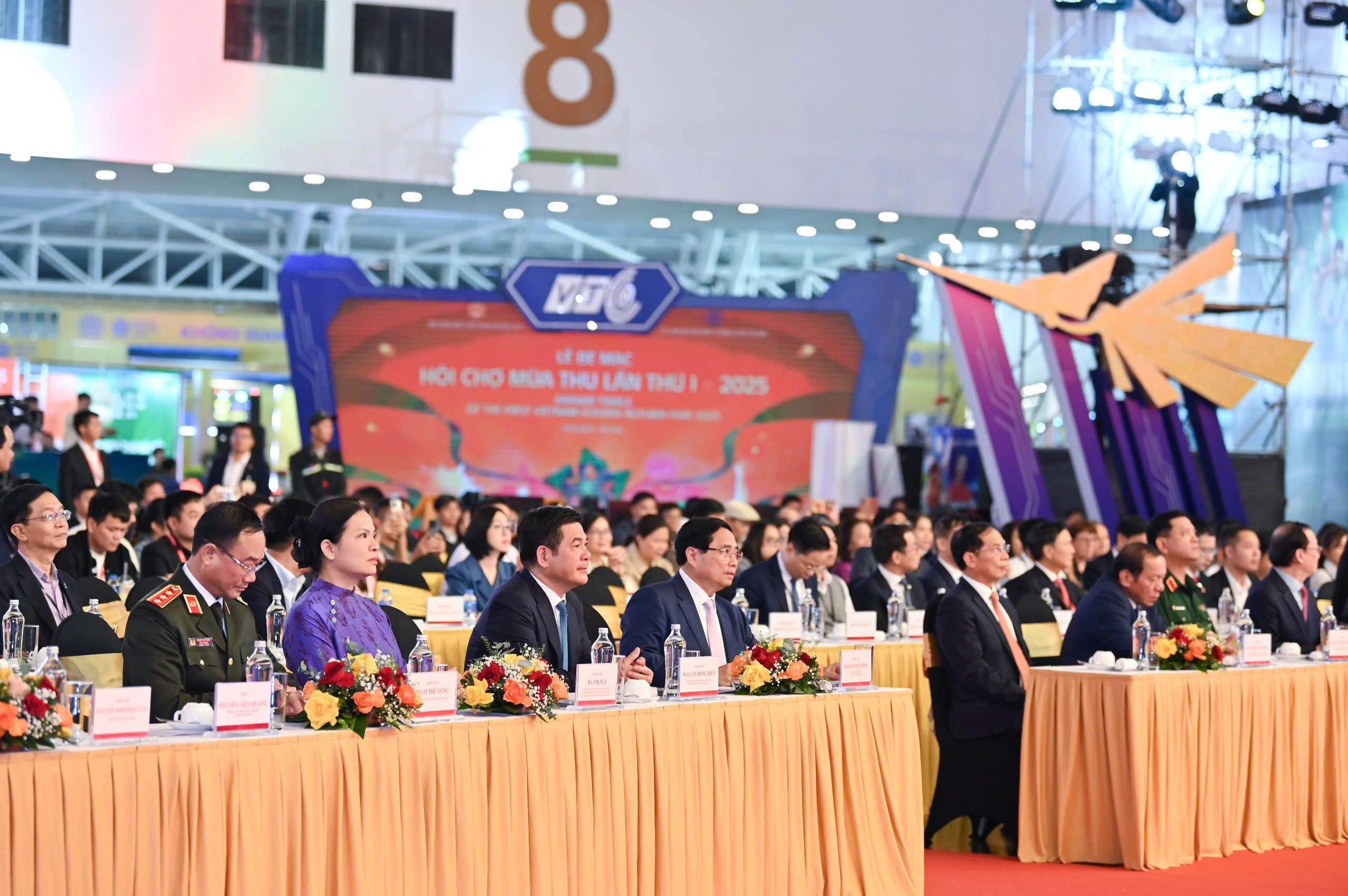 Chùm ảnh: Lễ bế mạc Hội chợ Mùa Thu lần thứ nhất - 2025