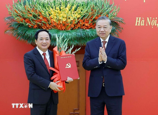 Điều động đồng chí Trịnh Văn Quyết giữ chức Trưởng Ban Tuyên giáo và Dân vận Trung ương