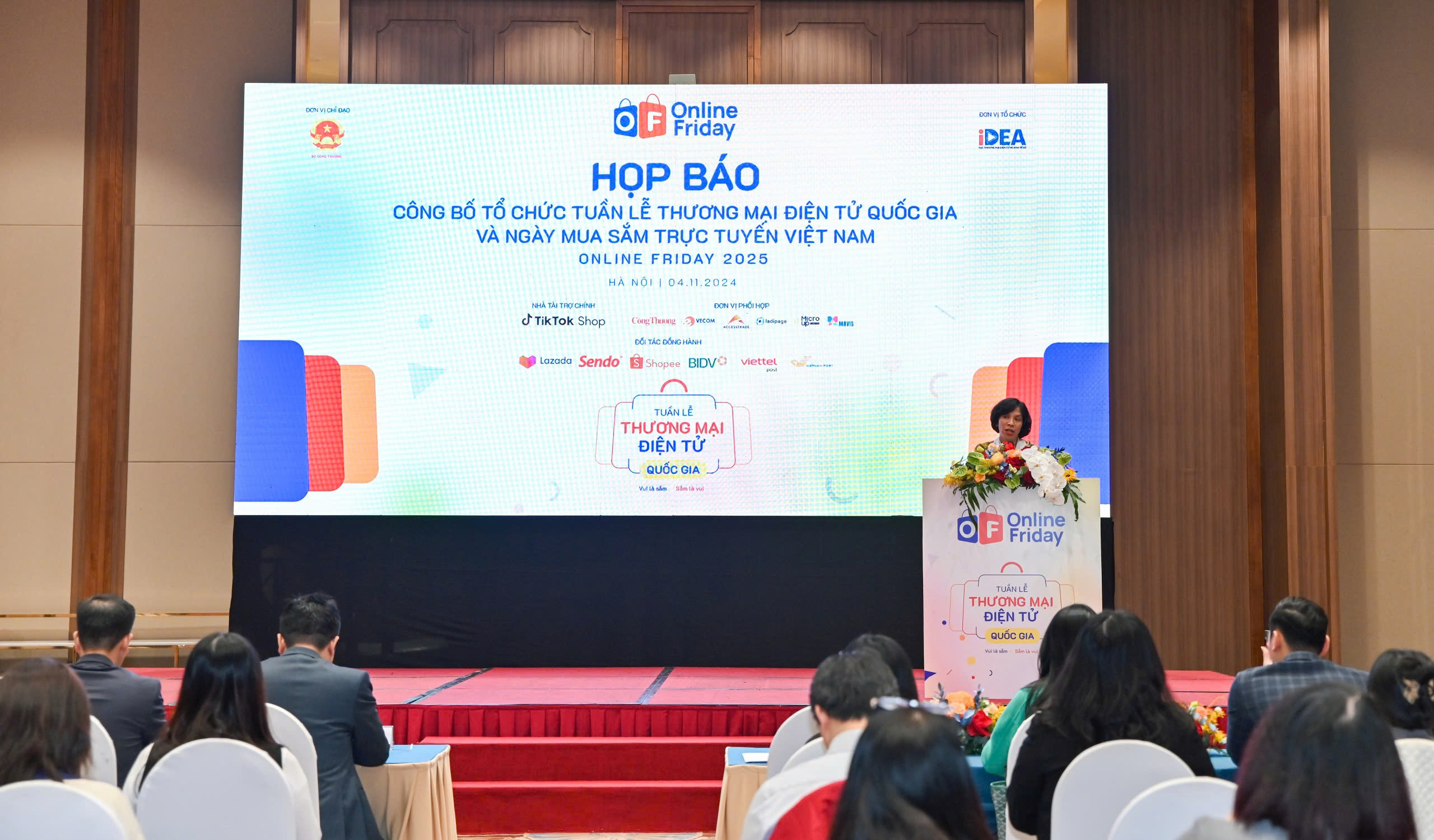 Họp báo công bố 'Tuần lễ Thương mại điện tử quốc gia và Ngày mua sắm trực tuyến 2025'