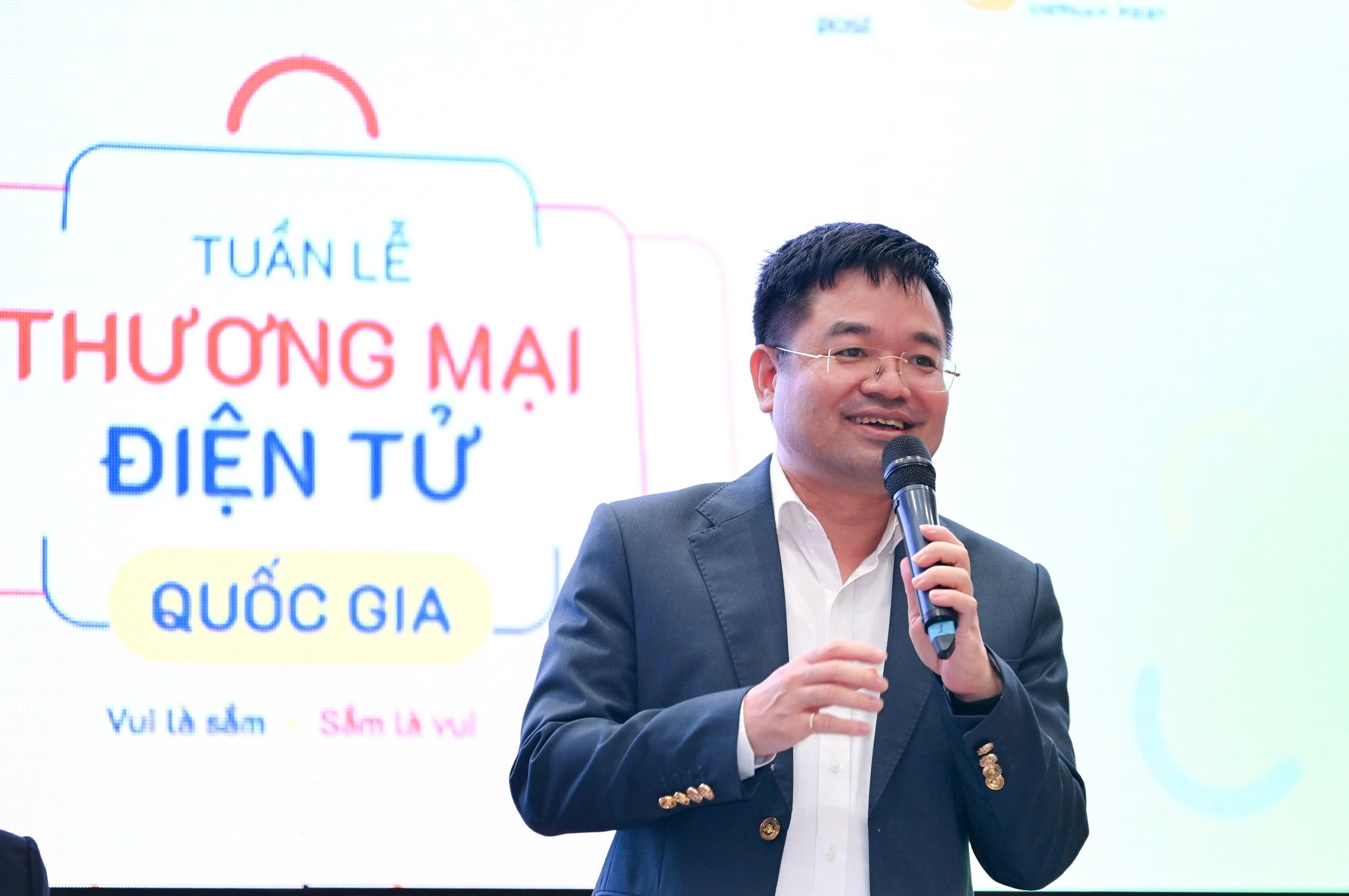 Tổng Biên tập Nguyễn Văn Minh: 