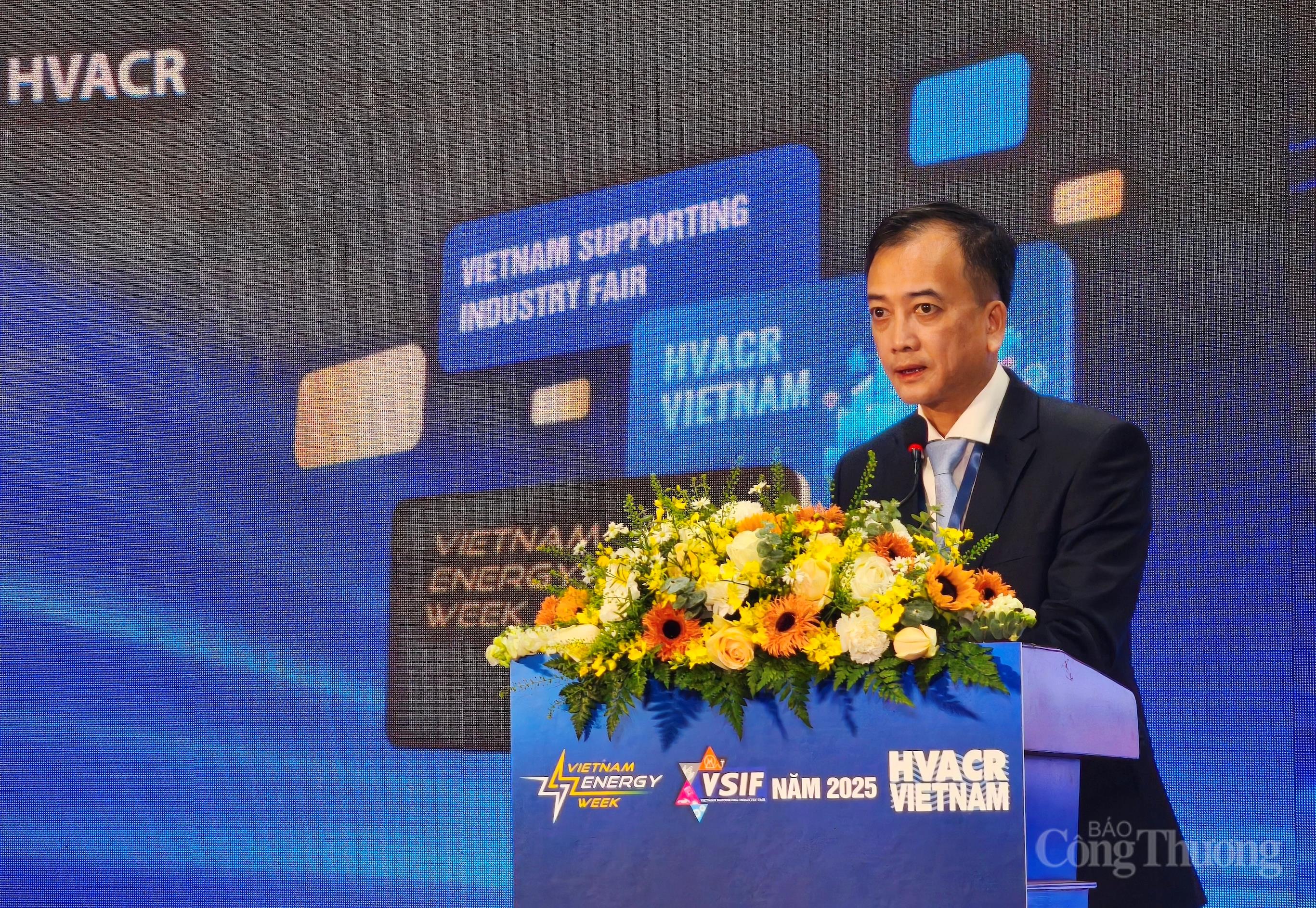 Khai mạc chuỗi triển lãm về công nghiệp hỗ trợ và năng lượng Việt Nam