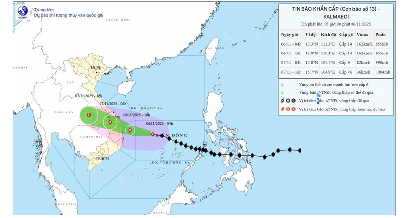 Biển động dữ dội, bão Kalmaegi áp sát đất liền