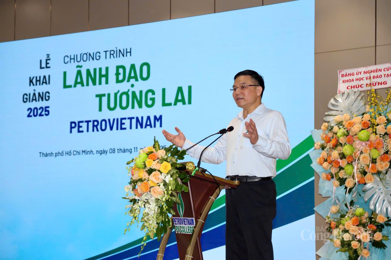 Petrovietnam khai giảng lớp đào tạo 'Lãnh đạo tương lai'