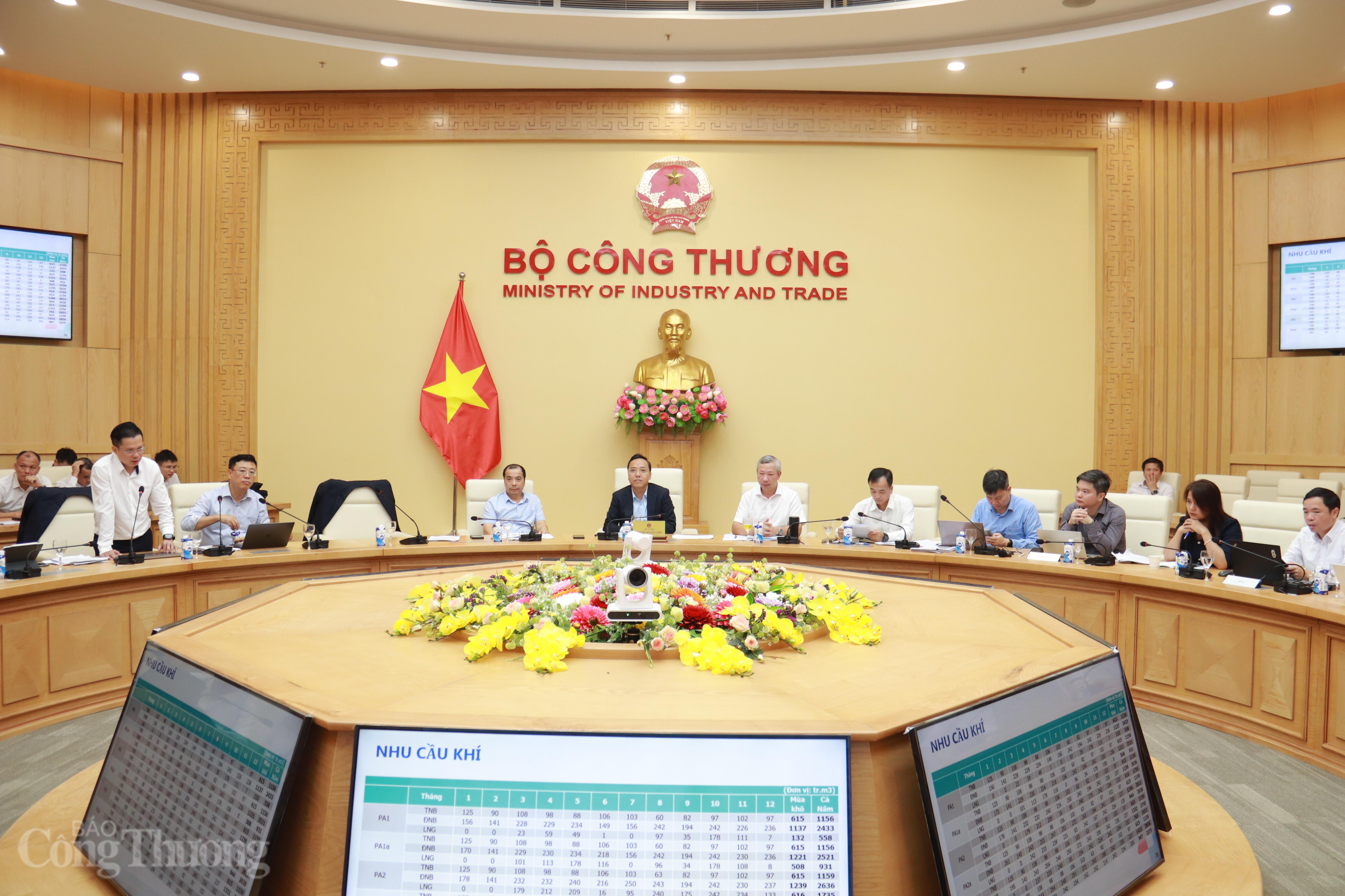 Bộ Công Thương họp chuẩn bị kế hoạch hệ thống điện và thị trường điện năm 2026