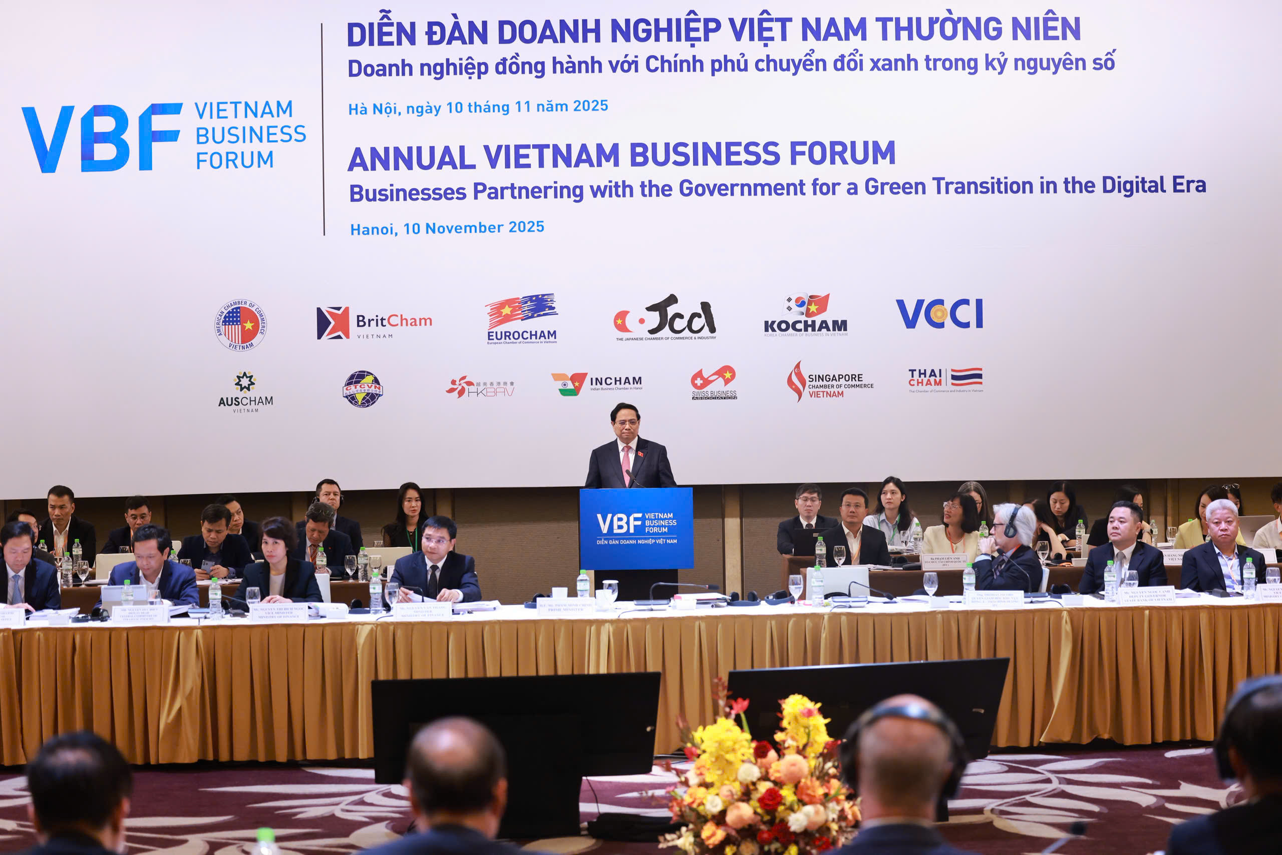 Thủ tướng Chính phủ: Quyết liệt cắt giảm, đơn giản thủ tục hành chính