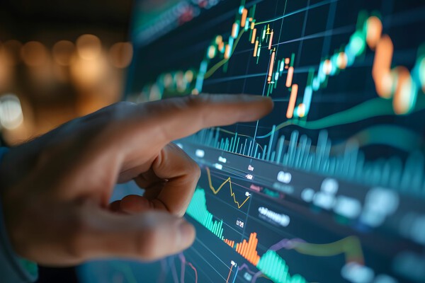 Thị trường chứng khoán đối diện thử thách điều chỉnh sâu