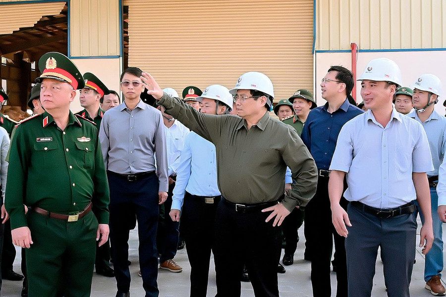 Thủ tướng kiểm tra tình hình thiệt hại do bão số 13 tại tỉnh Gia Lai