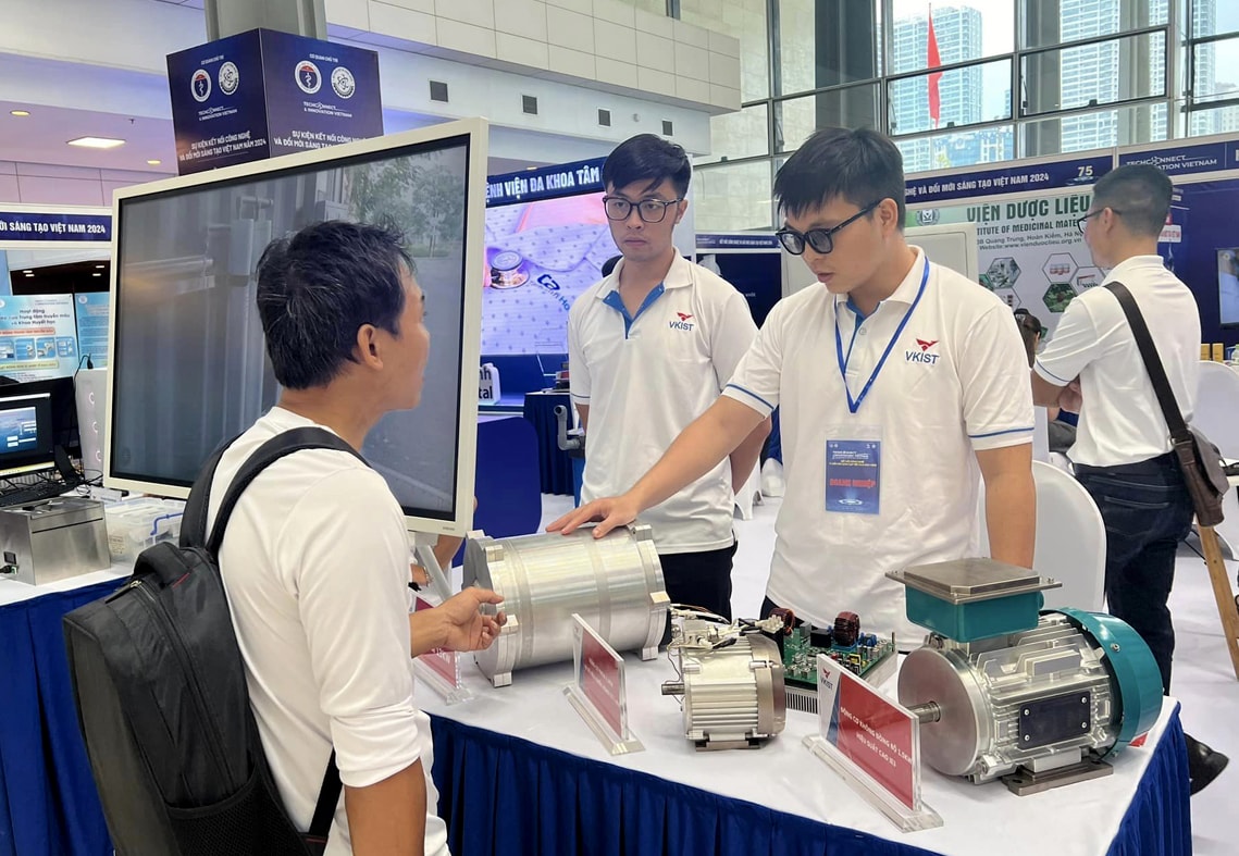 Hoàn thiện chính sách khoa học công nghệ 'tiếp sức' tăng trưởng xanh