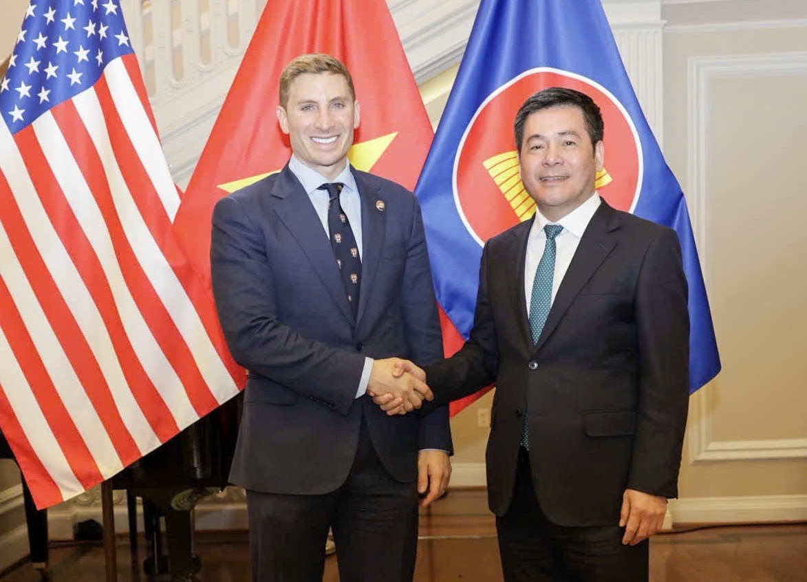 Chùm ảnh: Bộ trưởng Nguyễn Hồng Diên làm việc với Thứ trưởng Bộ Ngoại giao Hoa Kỳ Jacob Helberg