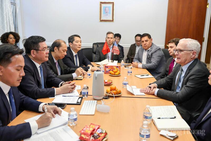 Chùm ảnh: Bộ trưởng Nguyễn Hồng Diên làm việc với Hiệp hội Công nghiệp bán dẫn Hoa Kỳ