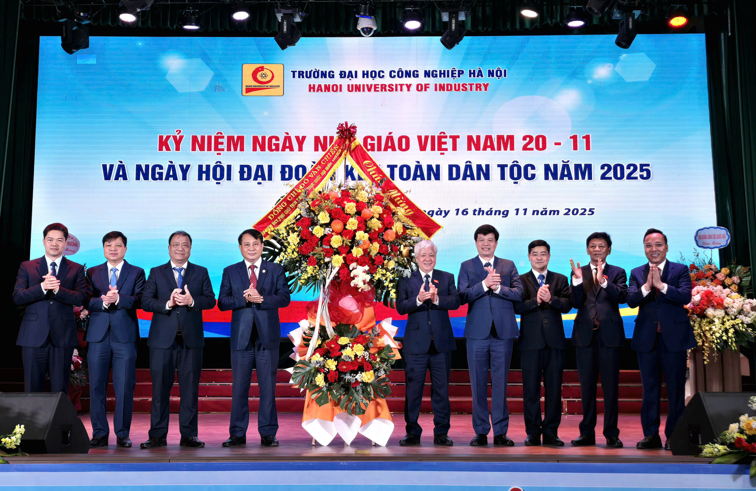 Phó Chủ tịch Quốc hội: HaUI cần tiên phong đào tạo nhân lực cho kỷ nguyên số