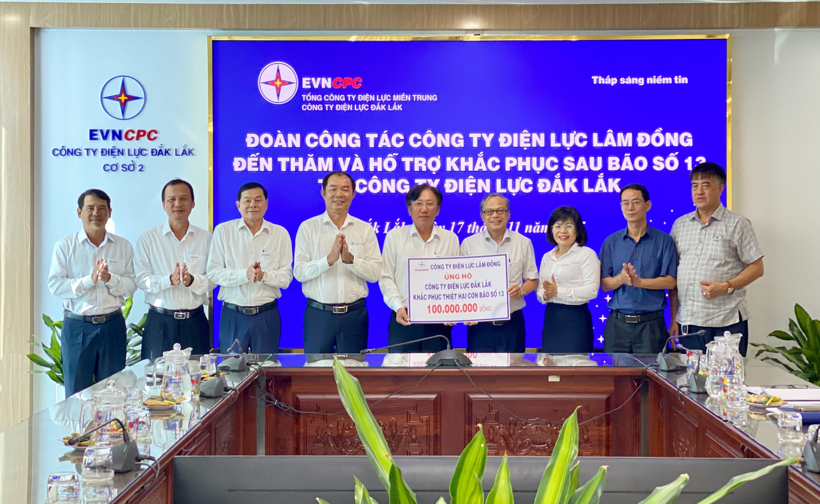 Điện lực Lâm Đồng hỗ trợ Đắk Lắk, Gia Lai khắc phục thiệt hại sau bão