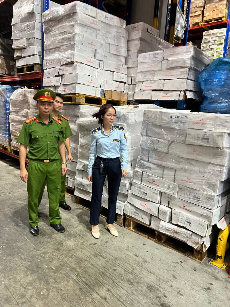 Hà Nội: Tiêu hủy 15 tấn xương lợn quá hạn của Thực phẩm Quỳnh Hương