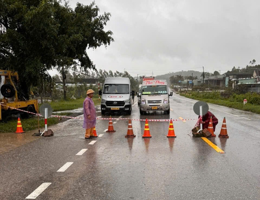 Gia Lai: Phong toả, cấm phương tiện lưu thông qua đèo An Khê do sạt lở