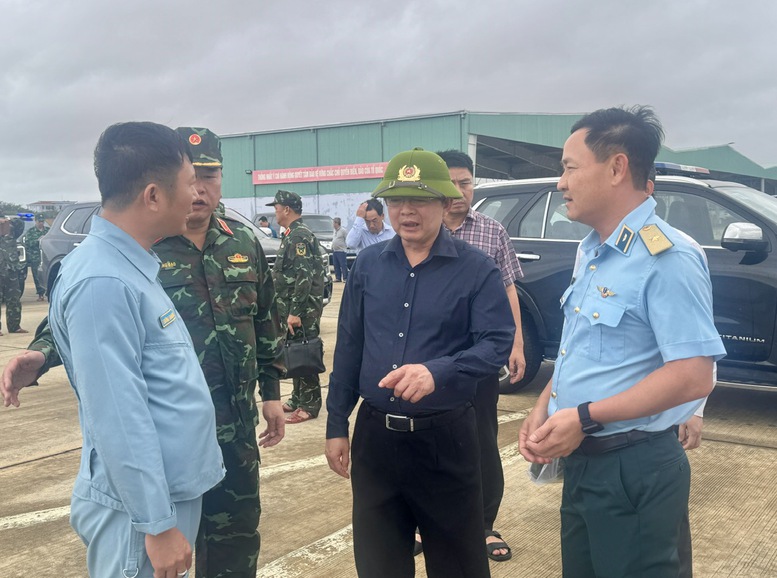 Phó Thủ tướng Hồ Quốc Dũng thị sát, chỉ đạo ứng phó mưa lũ tại Khánh Hòa