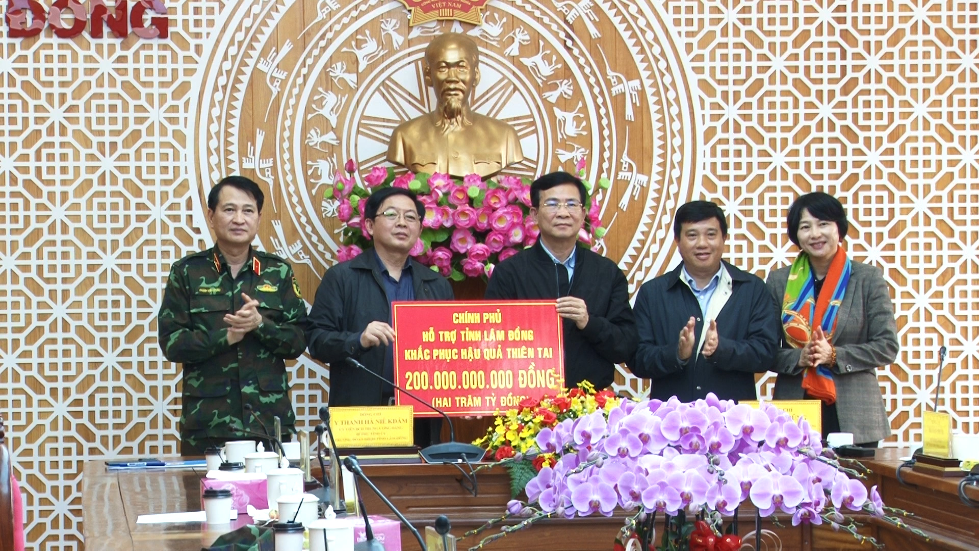 Phó Thủ tướng Hồ Quốc Dũng kiểm tra thiệt hại mưa lũ tại Lâm Đồng