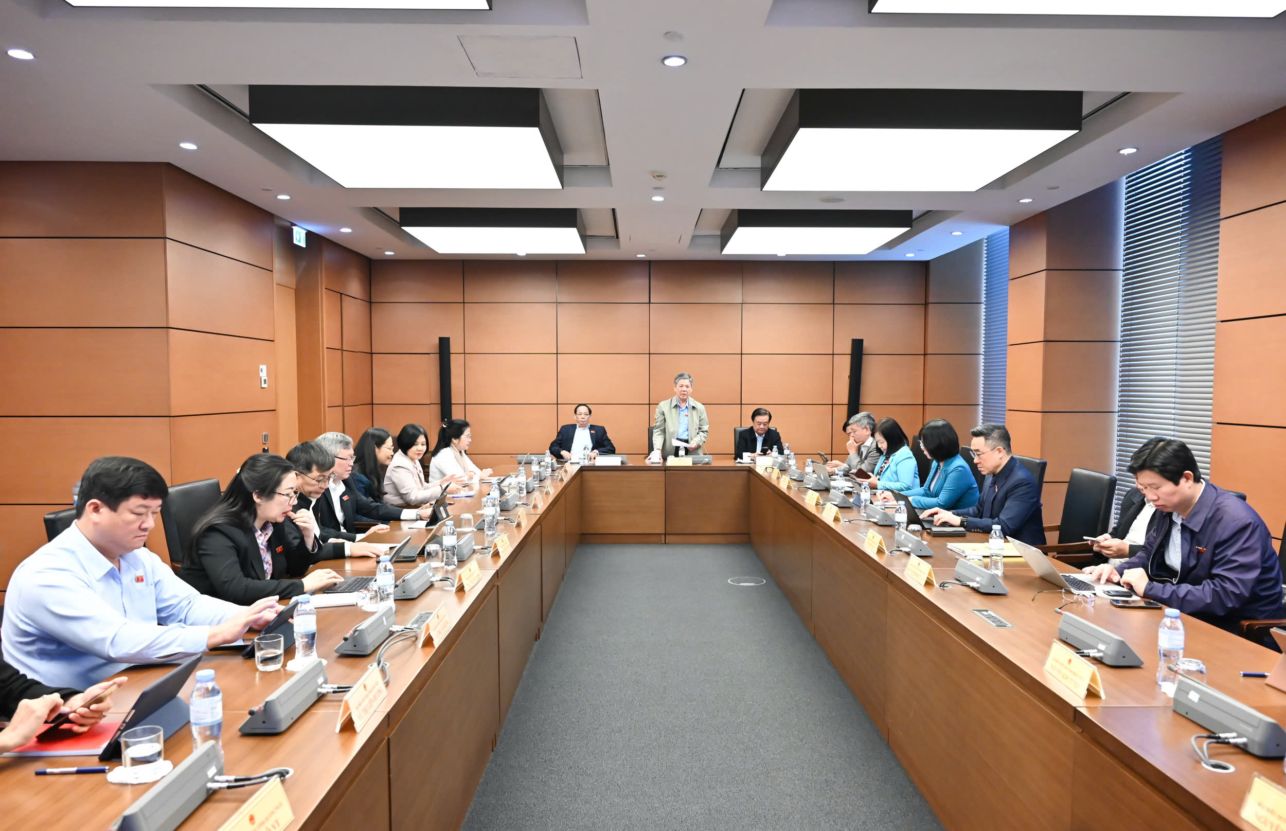 Đề nghị bổ sung điều cấm trong dự thảo Luật Trí tuệ nhân tạo 