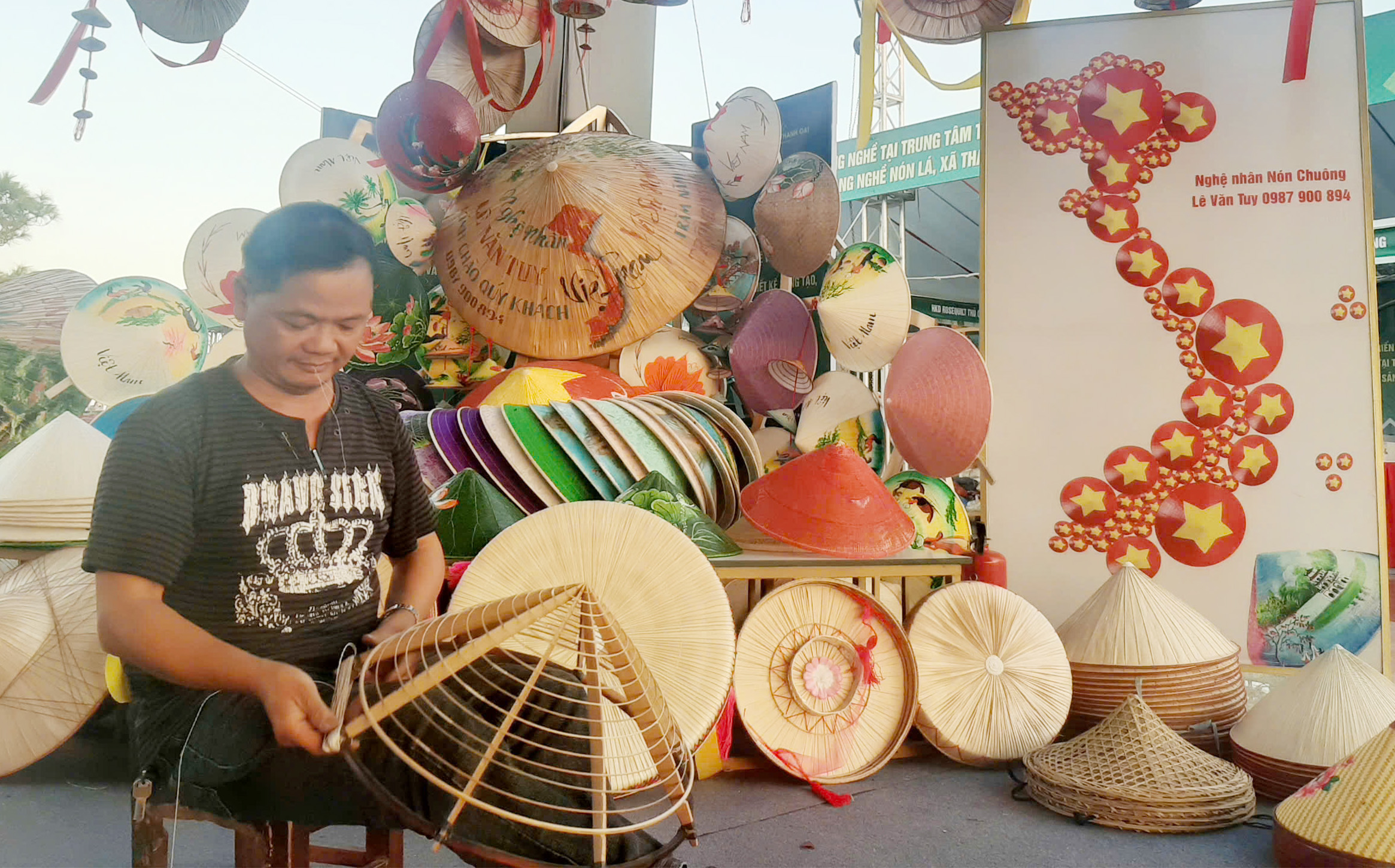 Nón Chuông: Giữ nghề truyền thống, lan tỏa văn hóa Việt ra thế giới