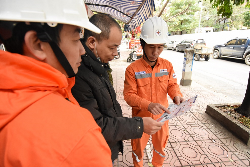 EVNHANOI khuyến cáo người dân Thủ đô tiết kiệm điện mùa rét