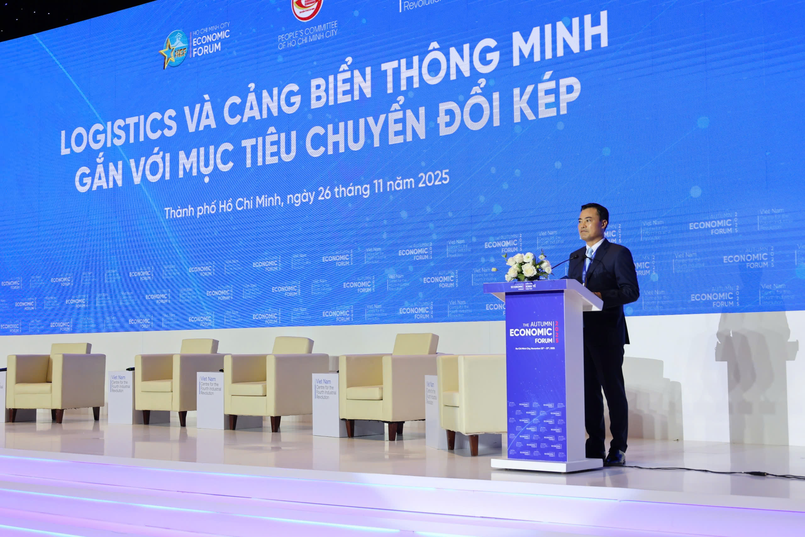 Chuyển đổi kép trong phát triển logistics và cảng biển thông minh