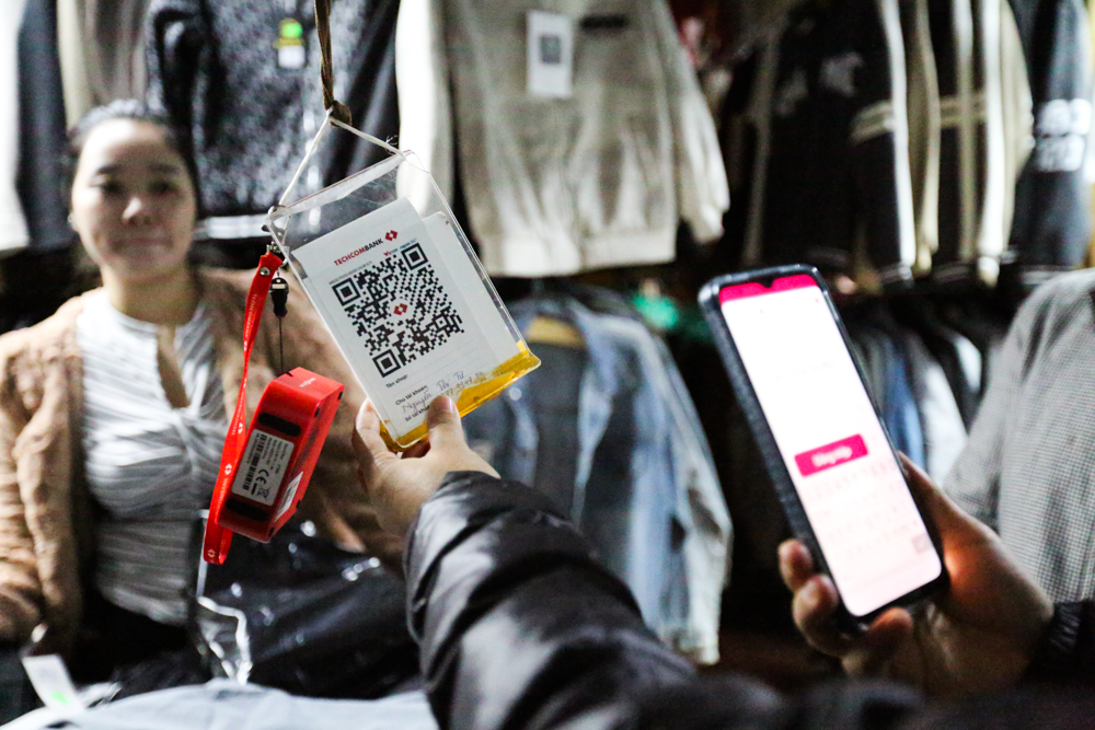 Chuyển đổi số mang lại ‘sức sống mới’ cho chợ truyền thống ở Hà Tĩnh