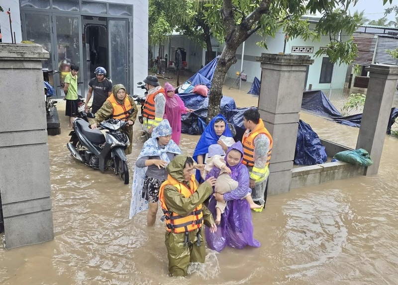 ‘Sóng ngầm' tin giả mưa lũ không thể chia rẽ tinh thần đoàn kết dân tộc