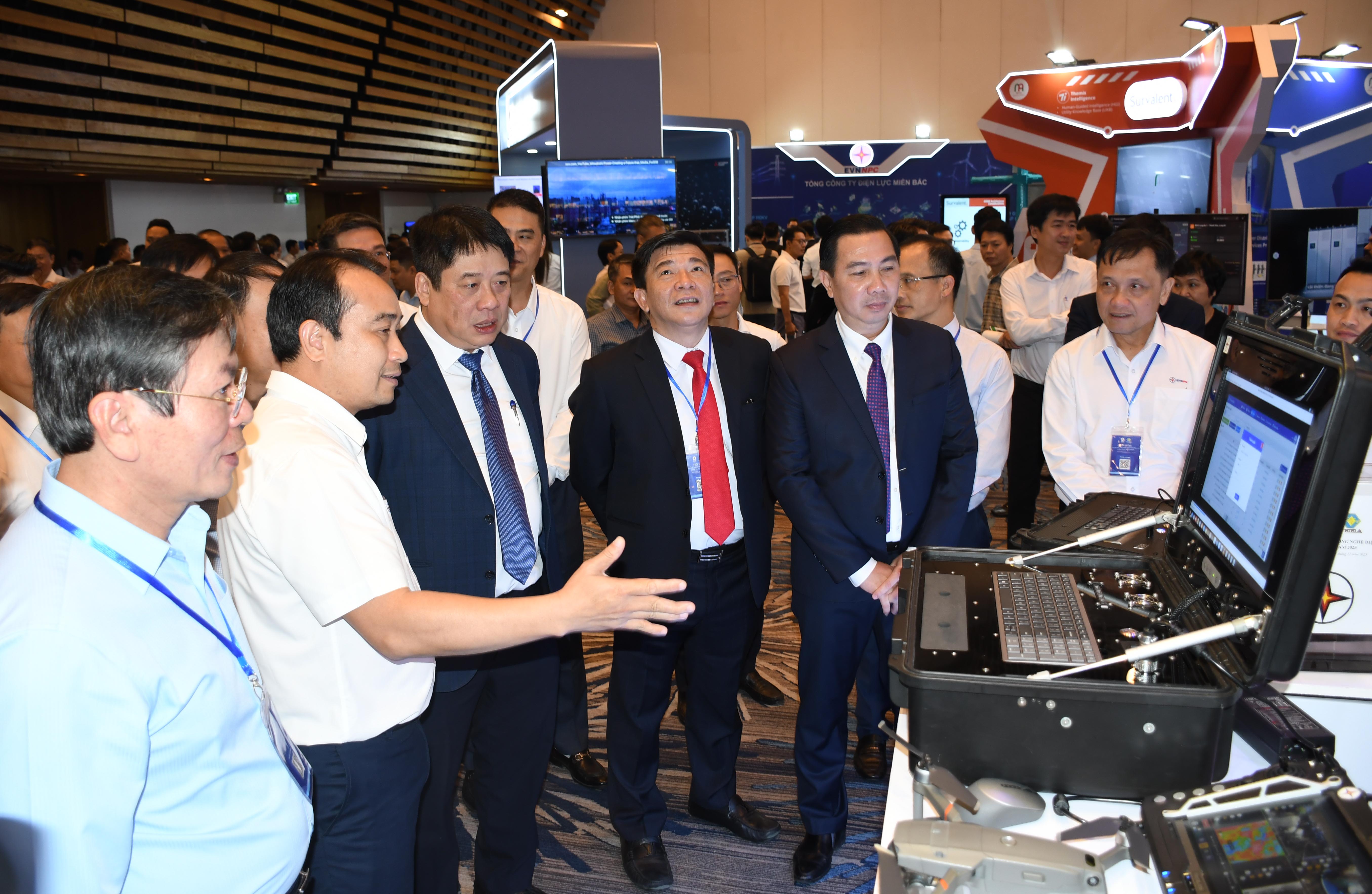 Hàng trăm thiết bị, công nghệ quy tụ tại Triển lãm Công nghệ điện lực 2025