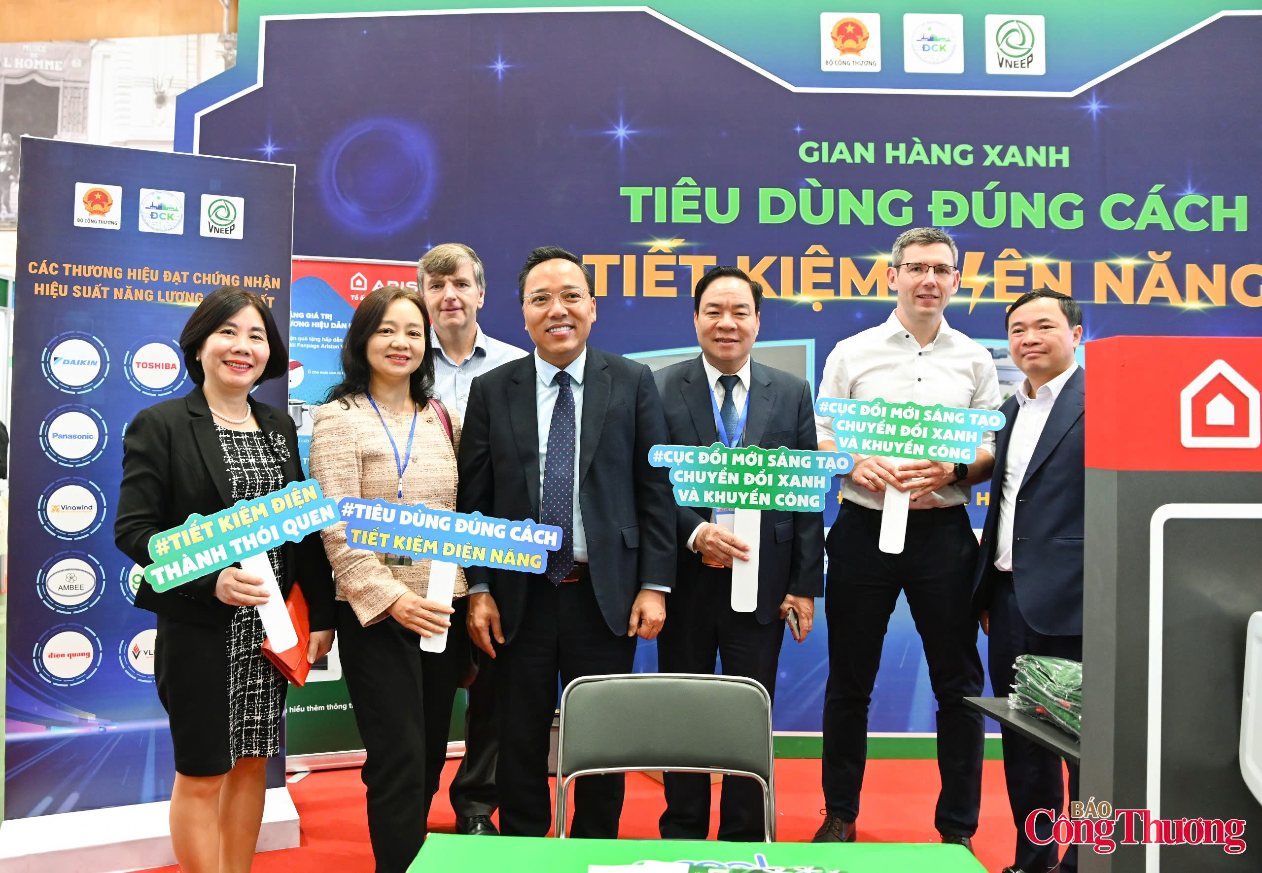 Khai mạc Hội chợ Triển lãm thiết bị tiết kiệm năng lượng và chuyển đổi xanh