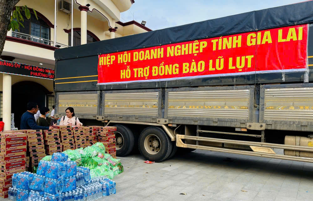 Doanh nghiệp Gia Lai chung tay cùng người dân khắc phục thiệt hại do bão, lũ