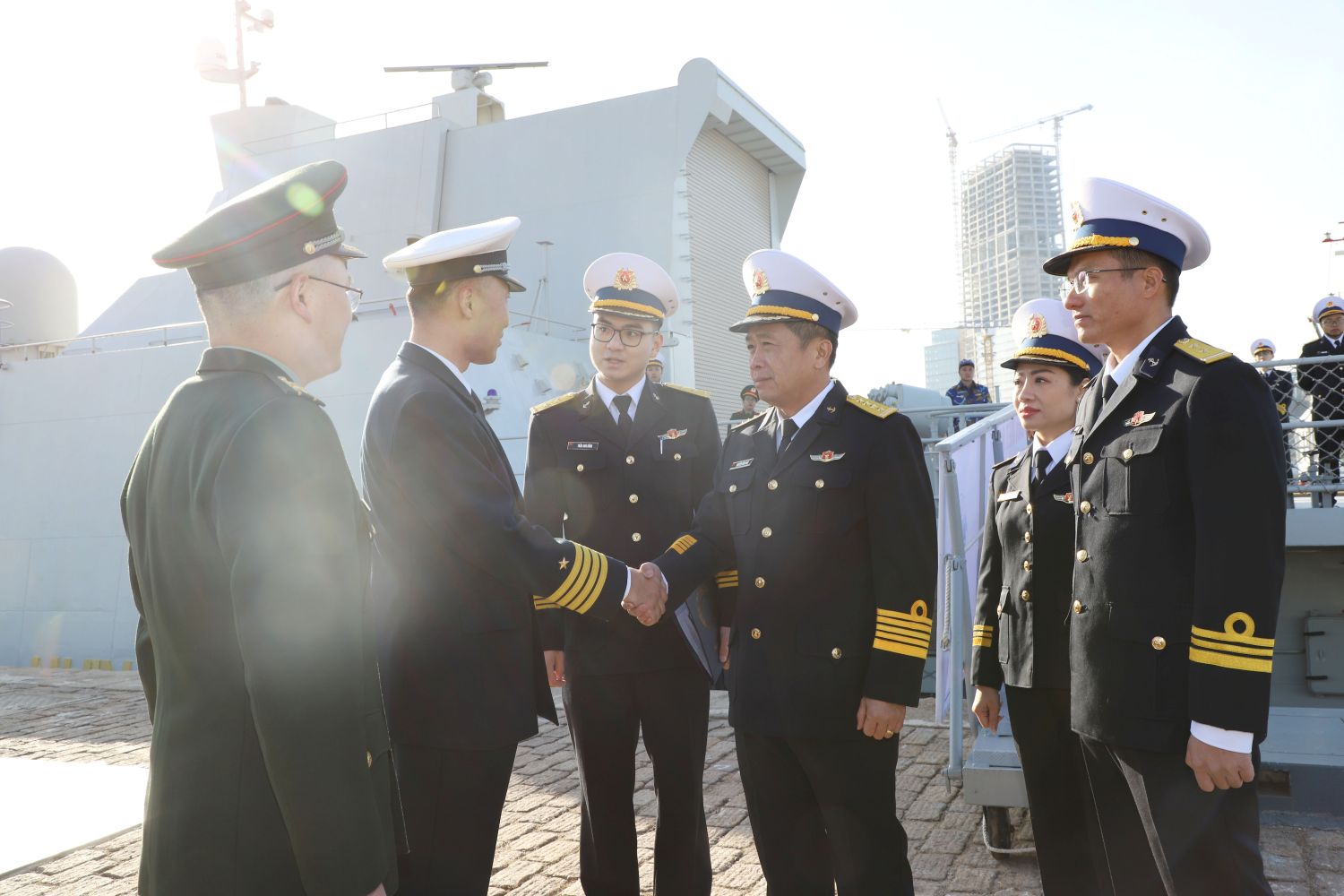 Tàu 015-Trần Hưng Đạo thăm giao lưu với hải quân 3 nước