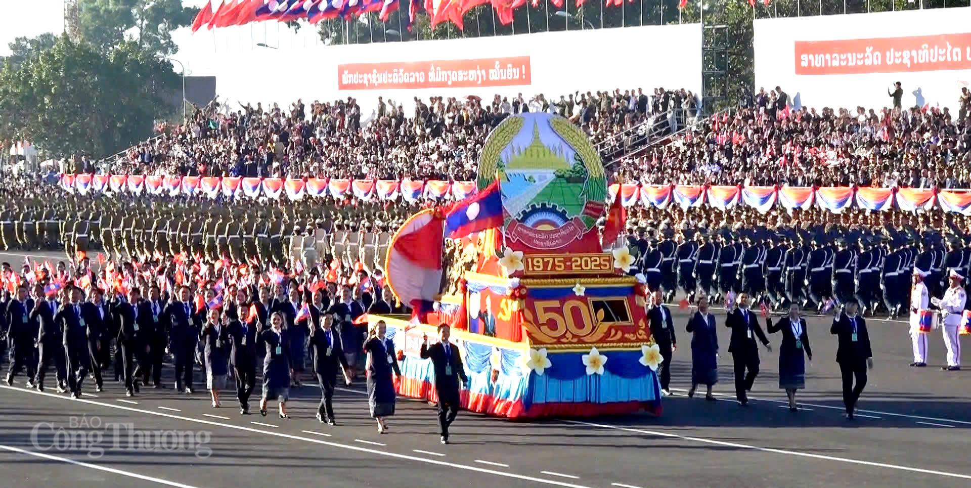 Chùm ảnh: Lễ kỷ niệm 50 năm Quốc khánh Lào