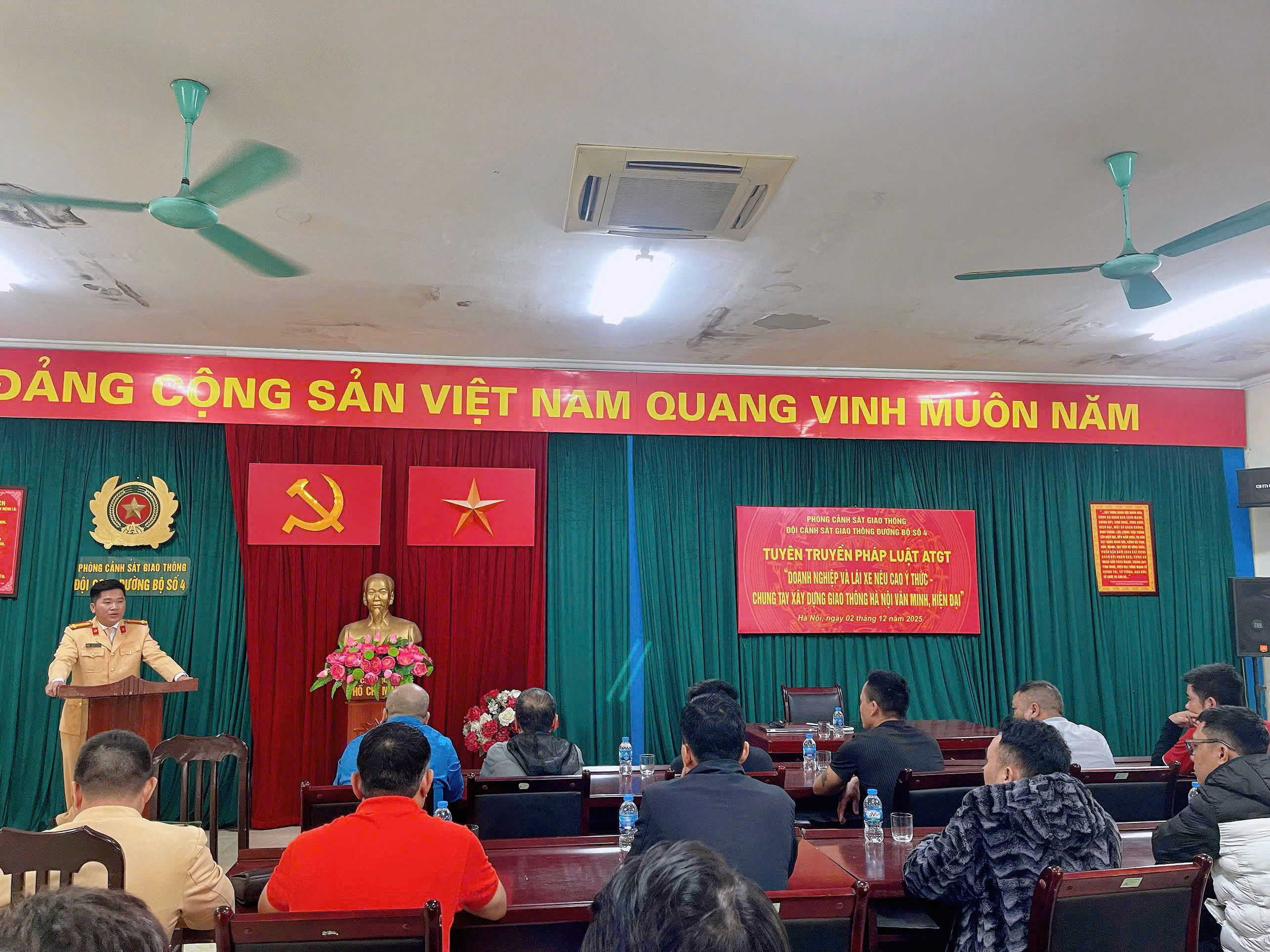 Hà Nội: Doanh nghiệp vận tải ký cam kết chấp hành an toàn giao thông